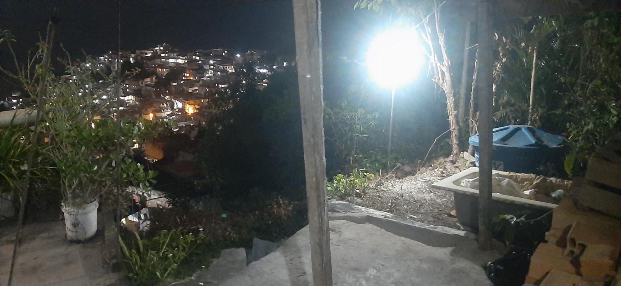 Favela Quartos Camas Quitinetes Rapazes Alto Vidigal Camping Rio de Janeiro